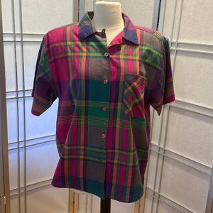 SHORT Sleeved button down the front pink and green plain shirt